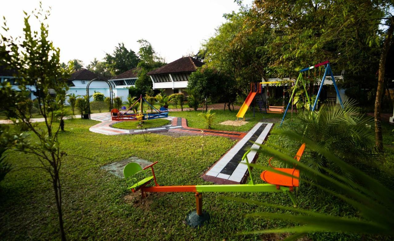Nihara Resort And Spa Cochin Kochi Zewnętrze zdjęcie